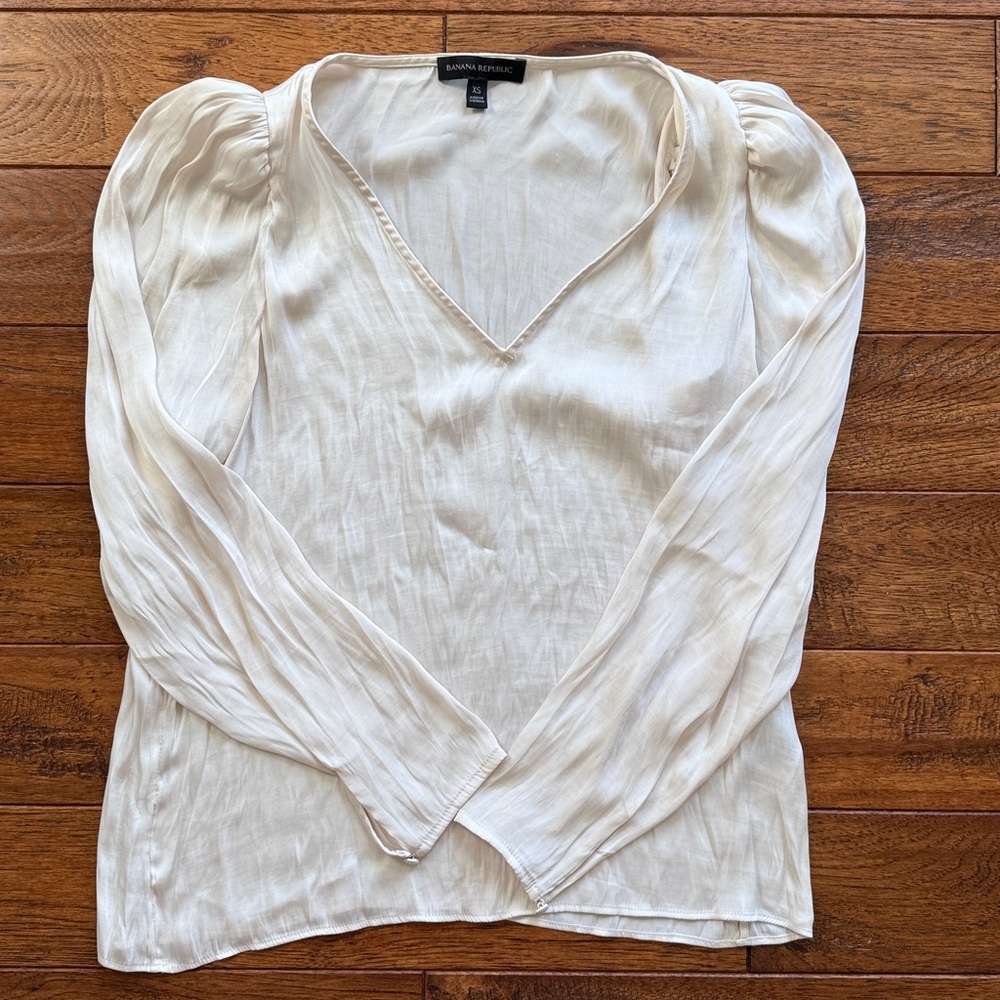 Banana Republic Cream V-Neck Blouse